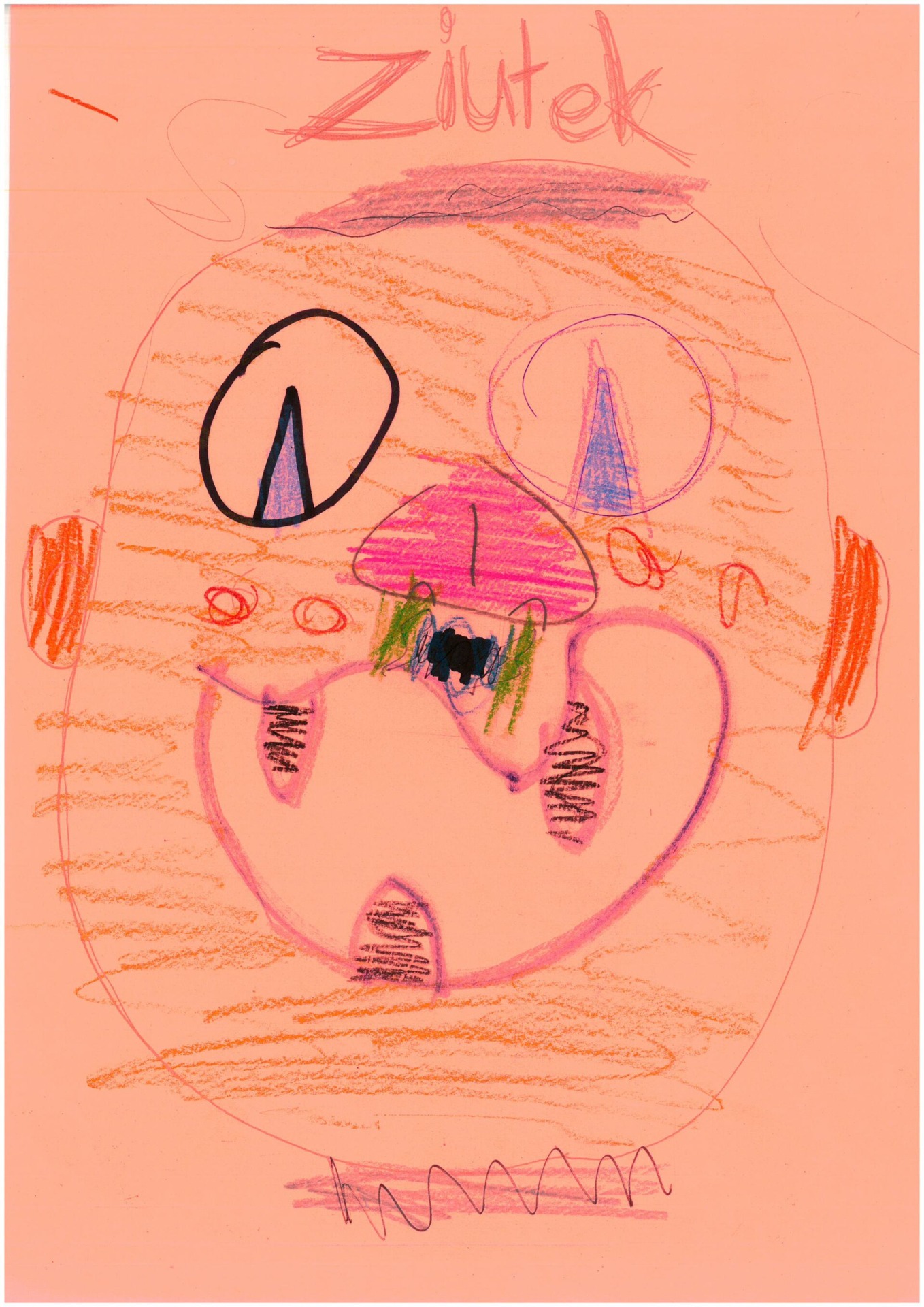 Portret, na którym widać twarz ze źrenicami w kształcie trójkątów, rozdziawiona buzia w uśmiechu uwydatnia trzy czarne zęby, na środku twarzy duży różowy nos